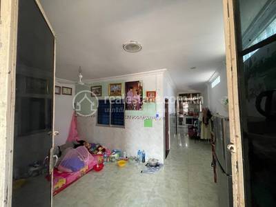   , Krang Mkak, Angk Snuol, Kandal