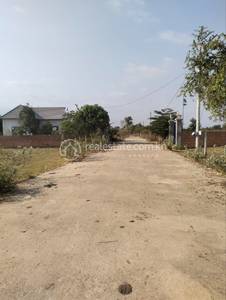        , Phnum Bat, Ponhea Lueu, Kandal