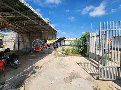Baek Chan, Angk Snuol, Kandal