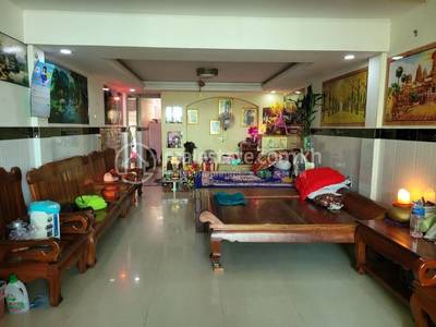 Chaom Chau 3, Por Sen Chey, พนมเปญ