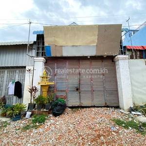 Chaom Chau 2, Por Sen Chey, พนมเปญ