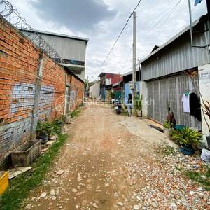Chaom Chau 2, Por Sen Chey, พนมเปญ