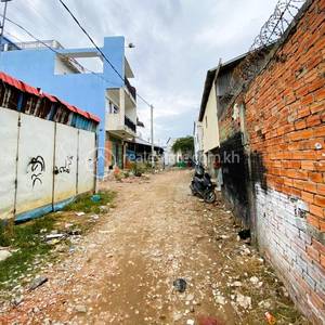 Chaom Chau 2, Por Sen Chey, พนมเปญ