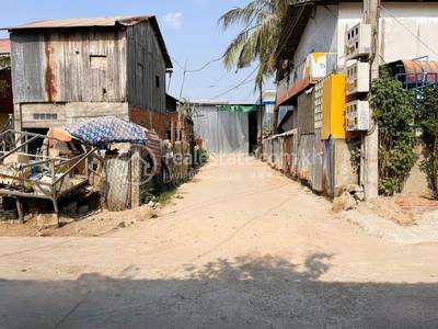 Trapeang Krasang, Por Sen Chey, Phnom Penh
