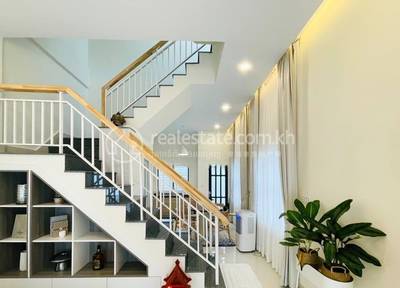 Borey Peng Huoth: The Star Platinum Eco Romance