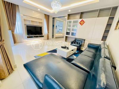 Borey Peng Huoth: The Star Platinum Euro Ville