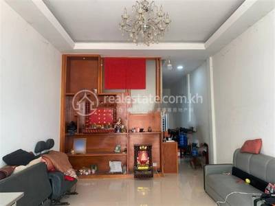 ពងទឹក, ដង្កោរ, ភ្នំពេញ