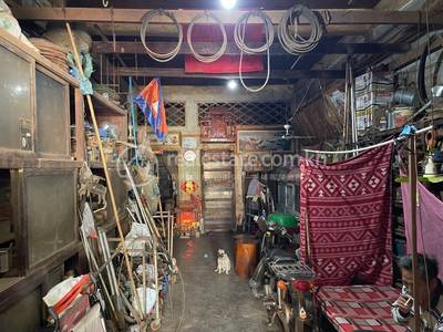 មេមត់, មេមត់, ត្បូងឃ្មុំ