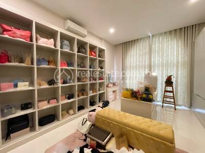 Borey Peng Huoth: The Star Platinum Eco Sunrise