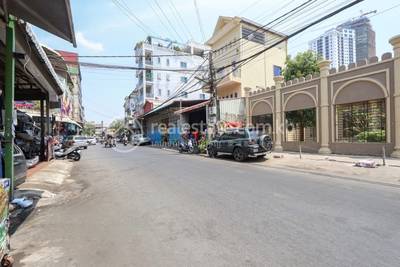 អូរឬស្សី៤, ទួលគោក, ភ្នំពេញ