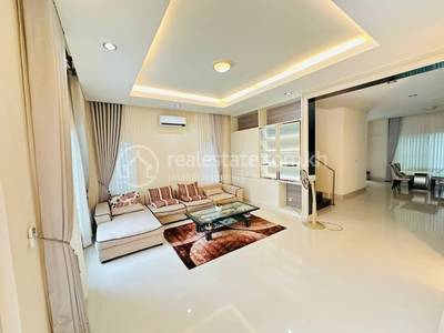 Borey Peng Huoth: The Star Platinum Mercurean I