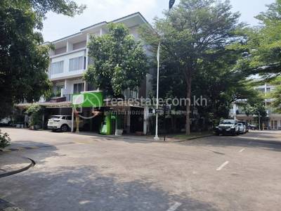 Borey Peng Huoth : The Star Platinum Mercurean II