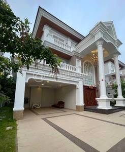 បុរី ប៉េង ហួត: ដឹស្តា មេរាហ្កាដិន