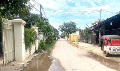 ក្បាលកោះ, ច្បារអំពៅ, ភ្នំពេញ