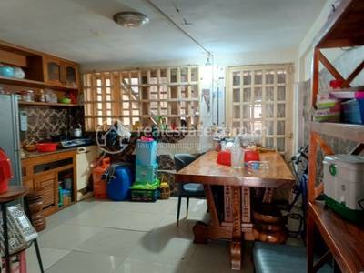Kantaok, Por Sen Chey, Phnom Penh