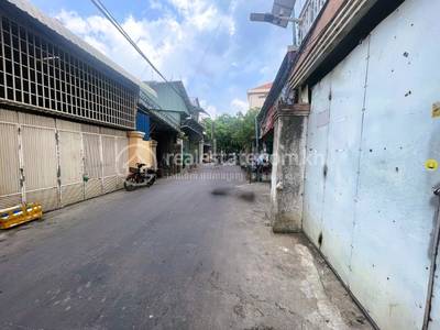 Preaek Pra, Chbar Ampov, พนมเปญ