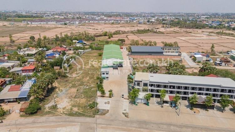 Ovlaok, Por Sen Chey, Phnom Penh