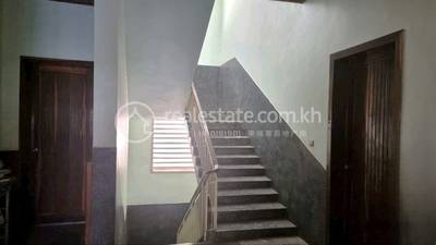  , Chakto Mukh, Daun Penh, プノンペン