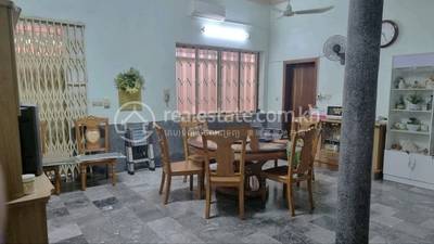  , Chakto Mukh, Daun Penh, プノンペン