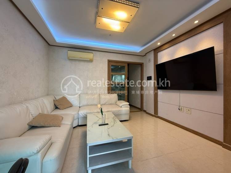 De Castle Royal Condominium