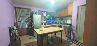 ឃ្មួញ, សែនសុខ, ភ្នំពេញ