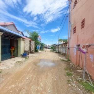 Trapeang Krasang, Por Sen Chey, Phnom Penh