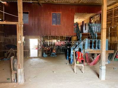 ស្រែសំបូរ, សៀមប៉ាង, ស្ទឹងត្រែង