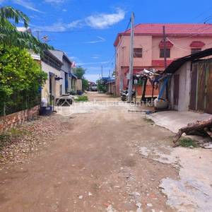 Trapeang Krasang, Por Sen Chey, Phnom Penh