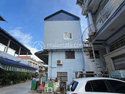 Chaom Chau 1, Por Sen Chey, พนมเปญ