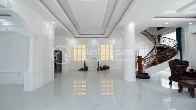 បុរី ហាយ ធិច ឌឹព្រីមៀម