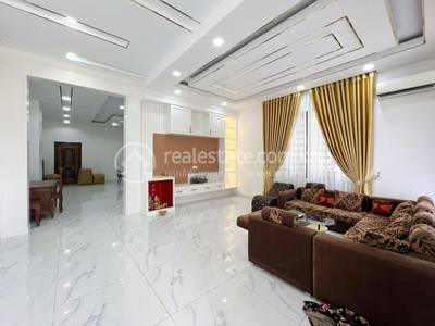 Edited REAKH-7408-47859200 (29).jpg