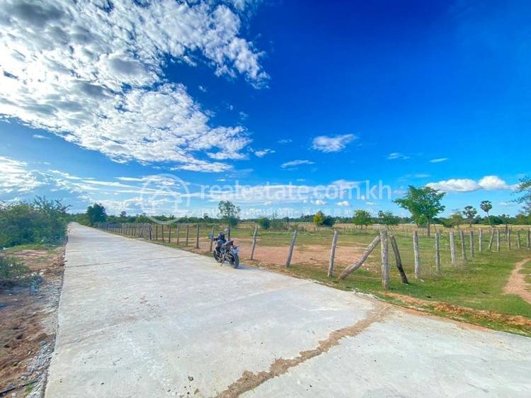 Samrong Tong市, Samraong Tong市, 磅士卑省