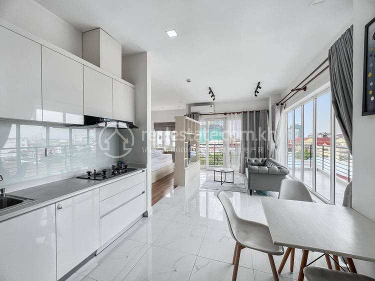 PS Crystal Condominium