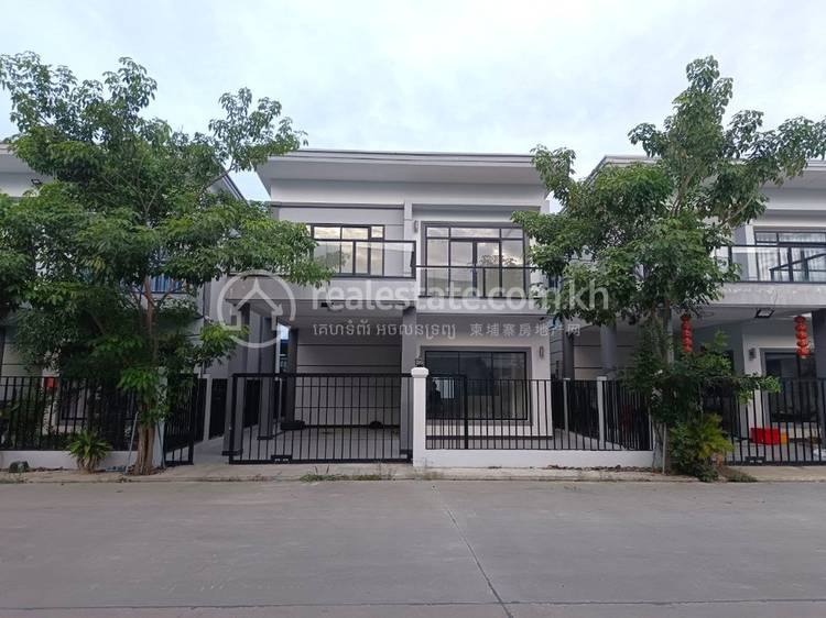 Krang Mkak县, Angk Snuol市, 干拉省