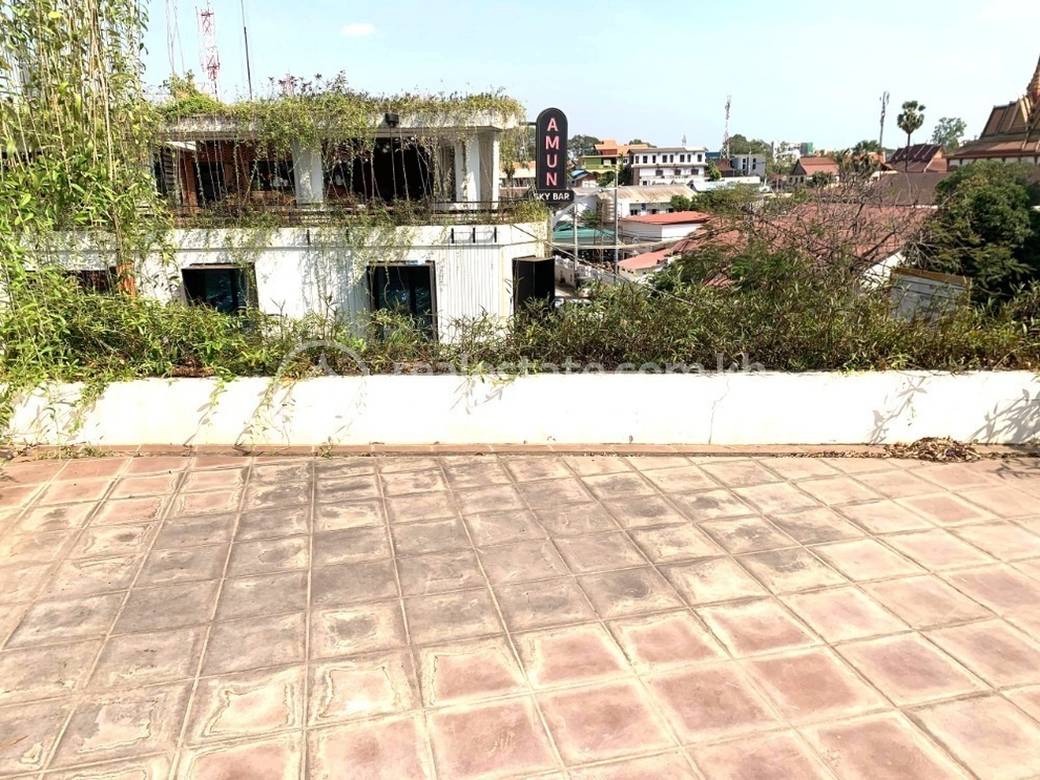 80 sqm Land Size Shophouse K pronájmu