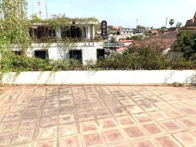 80 sqm Land Size Shophouse K pronájmu