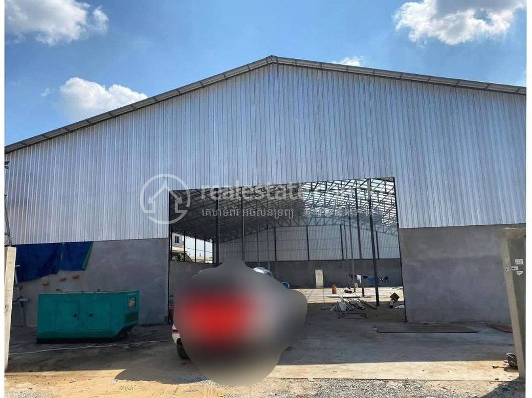 Entrepôt À louer de 805 m² habitables à Sen Sok
