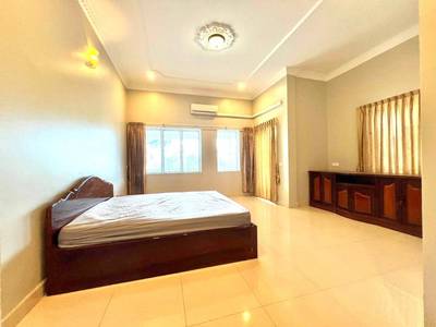 600 sqm Land Size House and lot K pronájmu