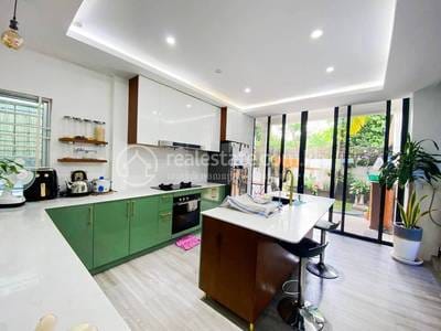 183 sqm Land Size Villa For Sale