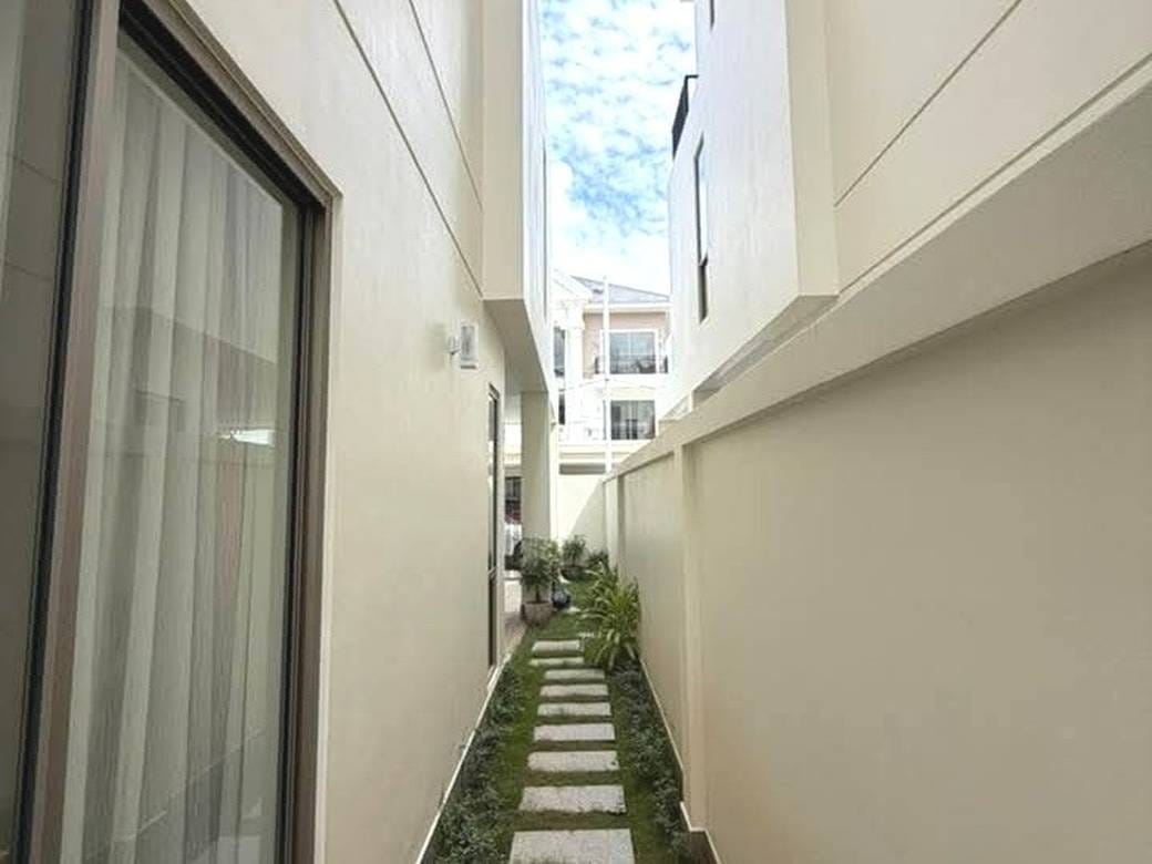 Dwuwilla Na wynajem o powierzchni działki 142.5 m²