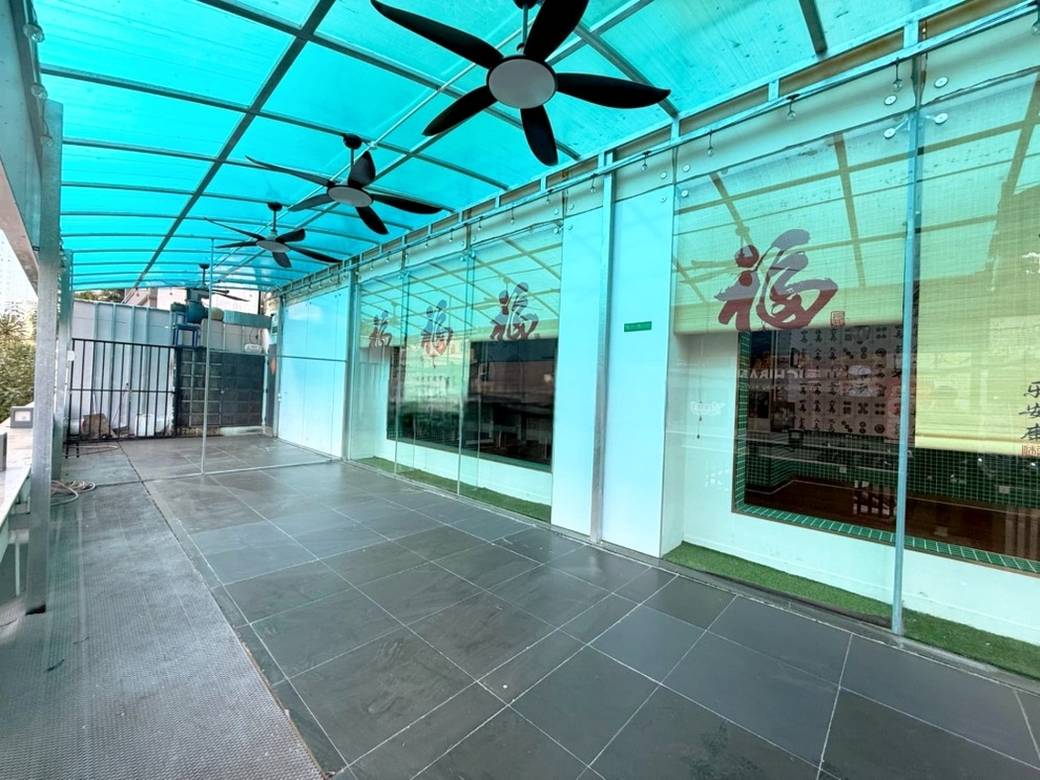 140 sqm Living Size CommercialShophouse K pronájmu in Boeng Keng Kang