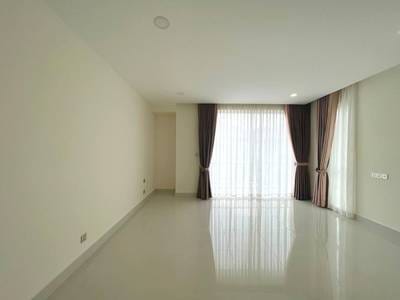 Dwuwilla Na wynajem o powierzchni mieszkalnej 184.5 m² w Chbar Ampov