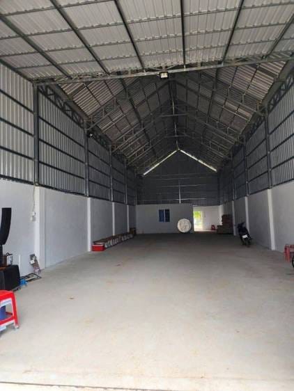 Entrepôt À louer de 200 m² de terrain