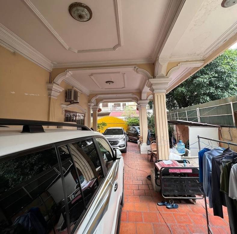 Villa For Sale & Rent with 5 Parking Space