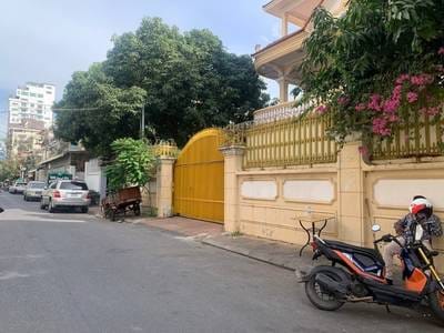 $1,600,000 Villa