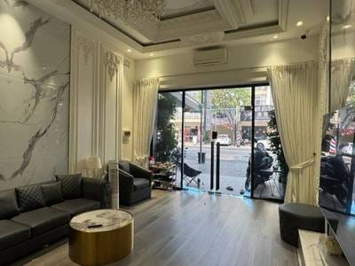 ตึกแถว สำหรับขาย ใน Chbar Ampov $355,000
