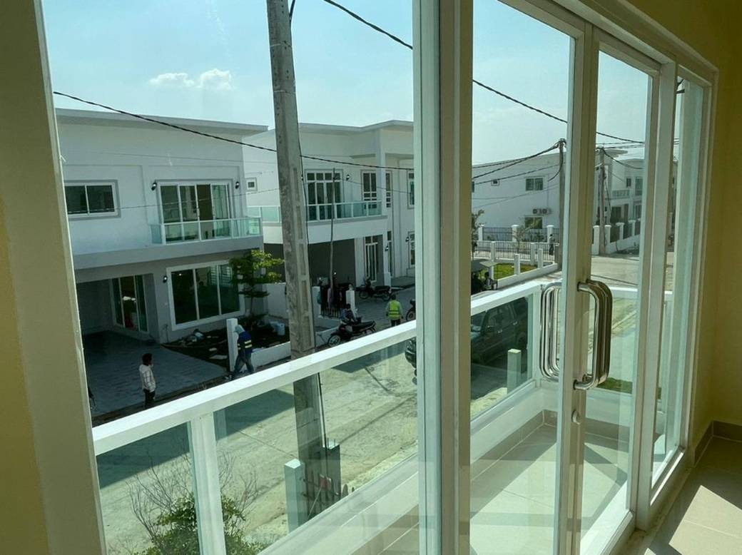House and lot สำหรับขาย พร้อมที่จอดรถ 2 คัน