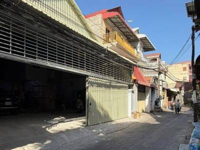 ឃ្លាំង សំរាប់ជួល នៅRussey Keo តម្លៃ $800