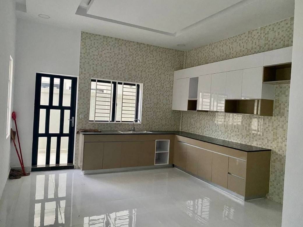 327.8 sqm Land Size Shophouse K pronájmu