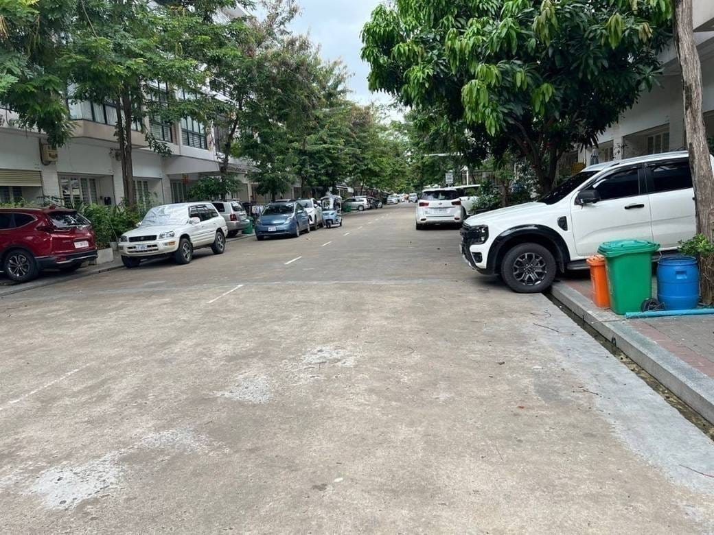 Furnished Shophouse For Sale